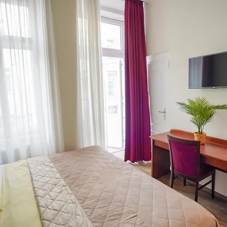 Elegant & Stylish Center Apartments!