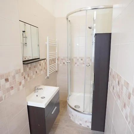 Elegant & Stylish Center Apartments! Daire *