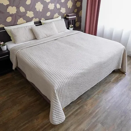 Apartmán Elegant & Stylish Center Apartments!