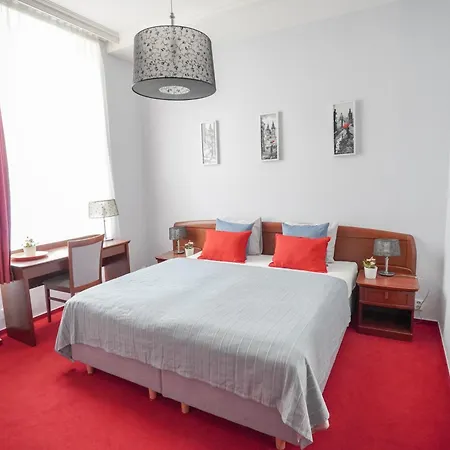 Elegant & Stylish Center Apartments! * Praha