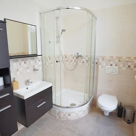 Elegant & Stylish Center Apartments! * Praha
