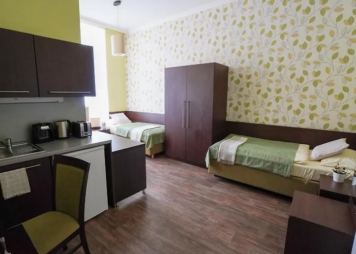 Elegant & Stylish Center Apartments! *