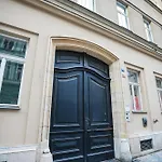 Elegant & Stylish Center Apartments! Prága