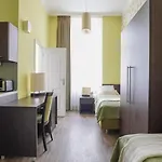 Elegant & Stylish Center Apartments! *