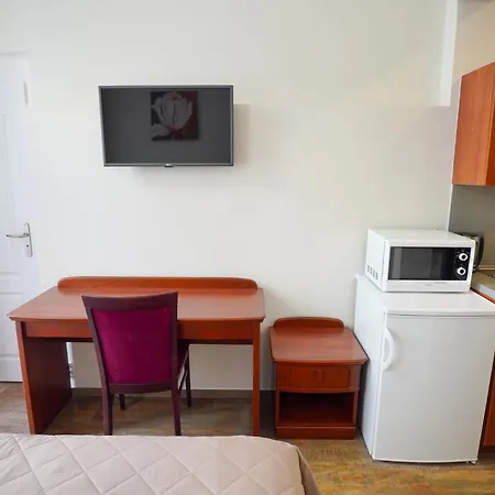 Elegant & Stylish Center Apartments! Praga