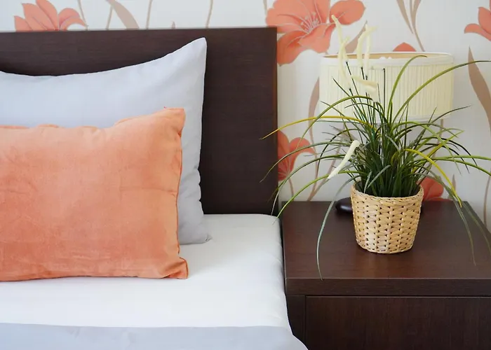 Elegant & Stylish Center Apartments! Appartamento